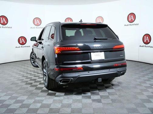 2026 Audi Q7 45 Premium