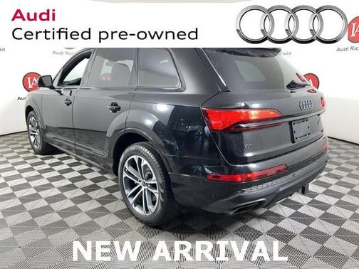 2025 Audi Q7 45 Premium Plus