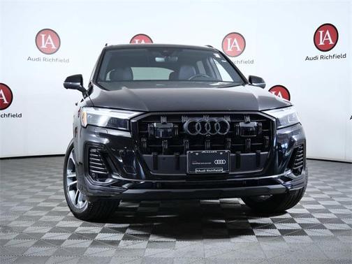 2025 Audi Q7 45 Premium Plus