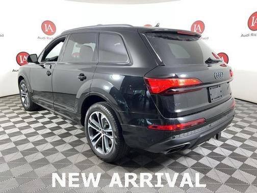 2025 Audi Q7 45 Premium Plus