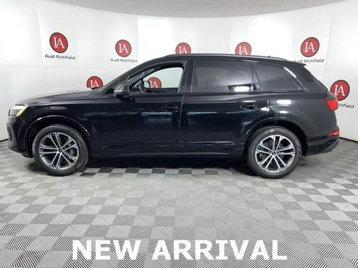 2025 Audi Q7 45 Premium Plus