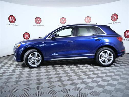 2022 Audi Q3 45 S line Premium