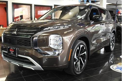 Deep Bronze Metallic 2022 Mitsubishi Outlander SEL