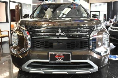 Deep Bronze Metallic 2022 Mitsubishi Outlander SEL