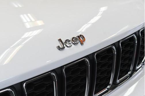 2023 Jeep Grand Cherokee L Laredo