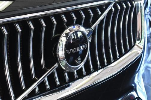 Onyx Black Metallic 2020 Volvo XC90 T6 Momentum 6 Passenger
