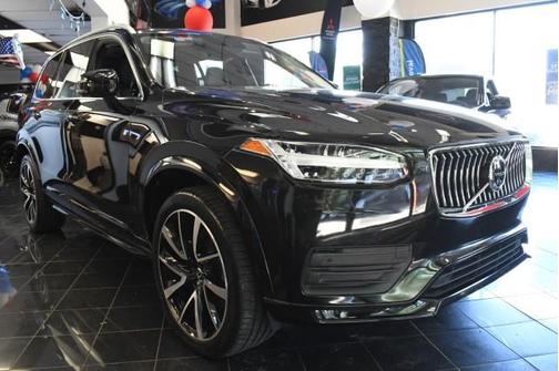 Onyx Black Metallic 2020 Volvo XC90 T6 Momentum 6 Passenger