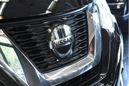 Magnetic Black 2019 Nissan Rogue SV