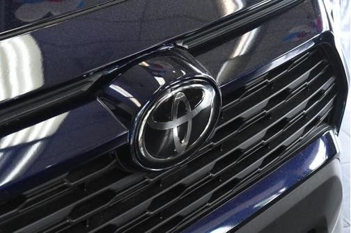 Midnight Black Metallic 2020 Toyota RAV4 XLE