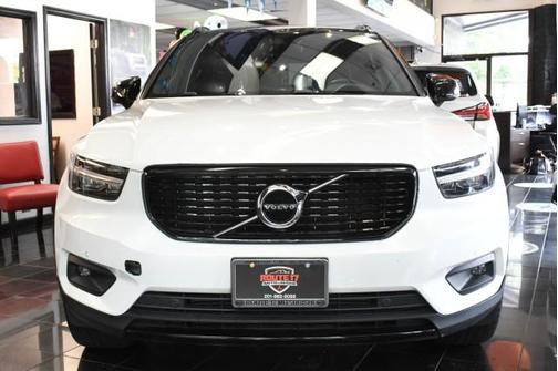 2021 Volvo XC40 T5 R-Design