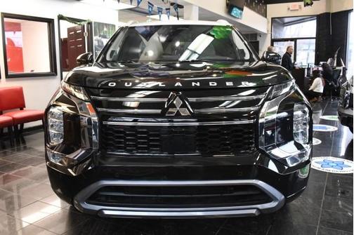 Black Diamond 2025 Mitsubishi Outlander EDITION