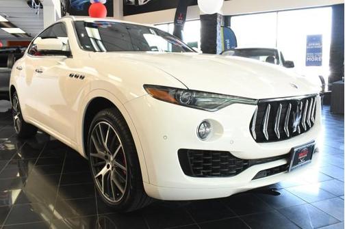 Bianco 2019 Maserati Levante Base