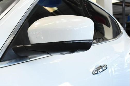 Bianco 2019 Maserati Levante Base