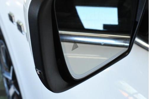 Bianco 2019 Maserati Levante Base