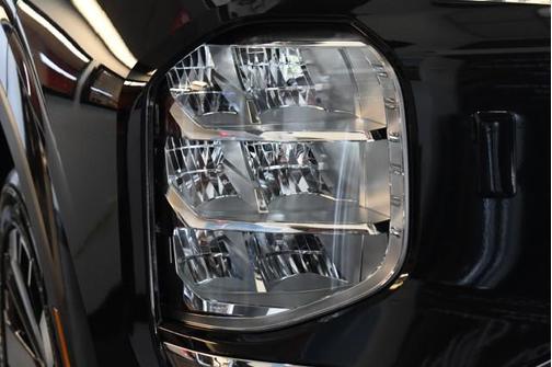 Labrador Black Pearl 2026 Mitsubishi Outlander SE