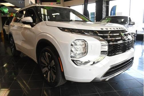 White Diamond 2026 Mitsubishi Outlander SEL