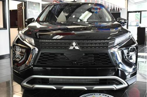 Labrador Black Pearl 2026 Mitsubishi Eclipse Cross SE