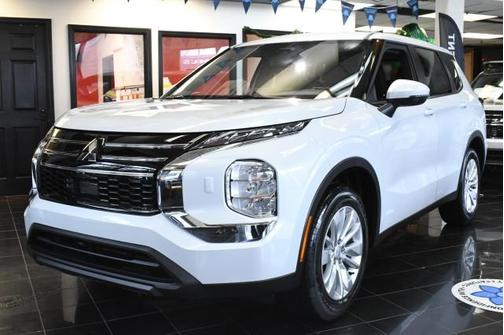 2026 Mitsubishi Outlander ES