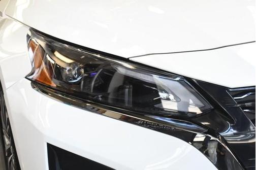 Glacier White 2025 Nissan Altima SV