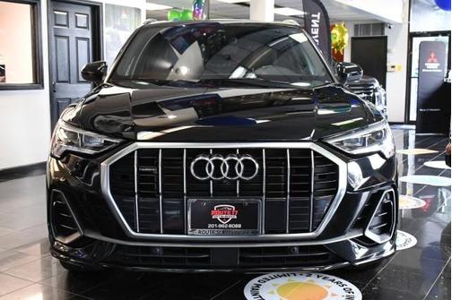Mythos Black Metallic 2022 Audi Q3 45 S line Premium Plus