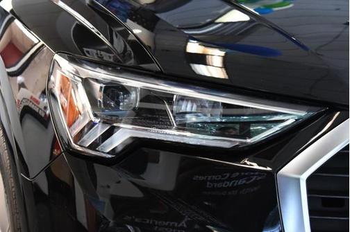 Mythos Black Metallic 2022 Audi Q3 45 S line Premium Plus