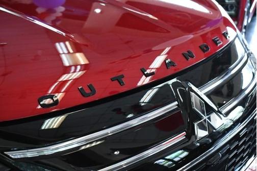 2025 Mitsubishi Outlander SE