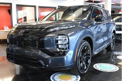 Graphite Gray / Black 2026 Mitsubishi Outlander Black Edition