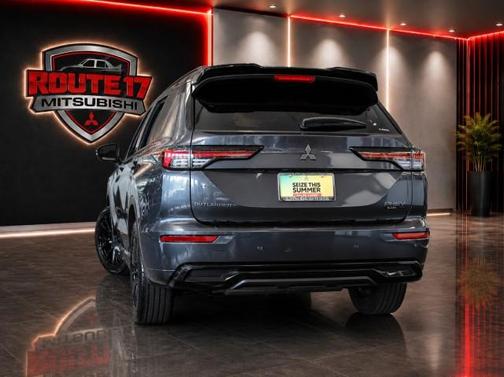 Graphite Gray / Black 2026 Mitsubishi Outlander Black Edition