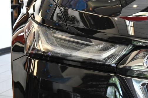 Mosaic Black Metallic 2023 Chevrolet Traverse RS