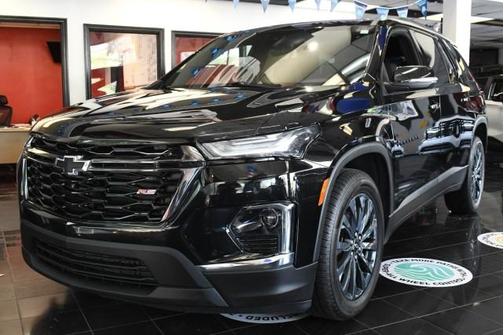 Mosaic Black Metallic 2023 Chevrolet Traverse RS