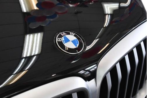 Carbon Black Metallic 2025 BMW X5 xDrive40i