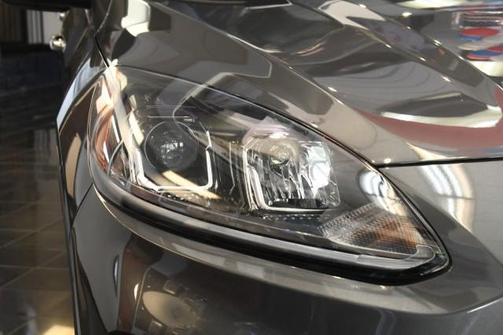 Carbonized Gray Metallic 2022 Ford Escape SE