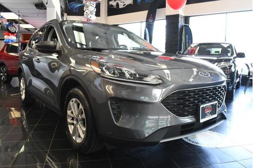 Carbonized Gray Metallic 2022 Ford Escape SE