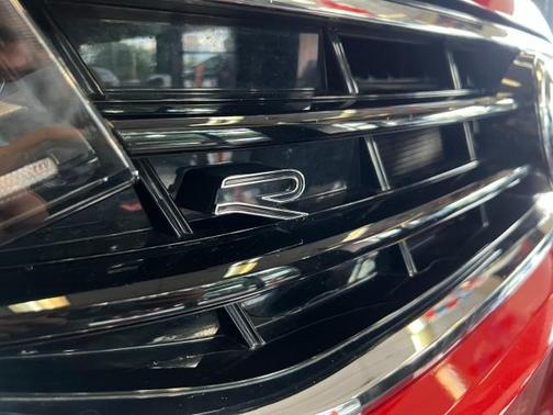 Kings Red 2024 Volkswagen Tiguan 2.0T SE R-Line Black