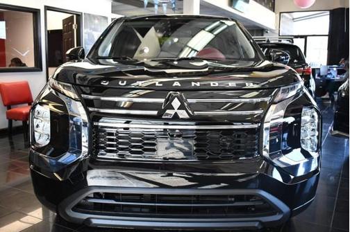 Black Diamond 2026 Mitsubishi Outlander ES