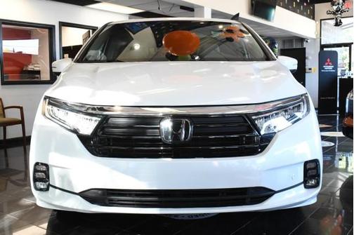 Platinum White Pearl 2023 Honda Odyssey Touring