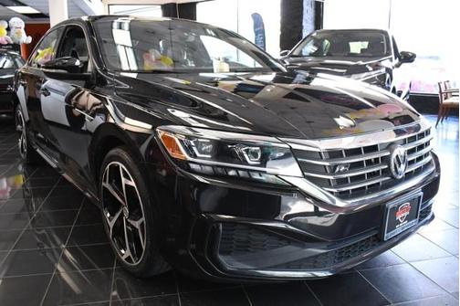 2022 Volkswagen Passat 2.0T R-Line
