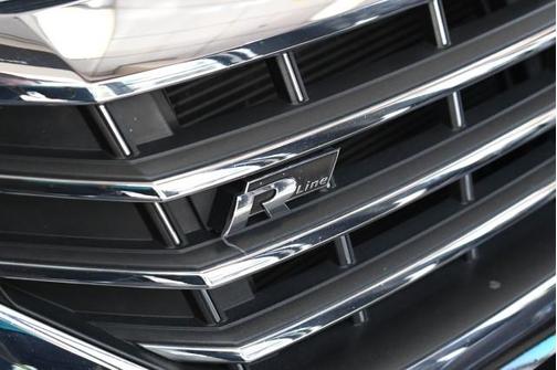 2022 Volkswagen Passat 2.0T R-Line