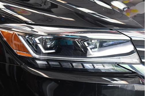 2022 Volkswagen Passat 2.0T R-Line