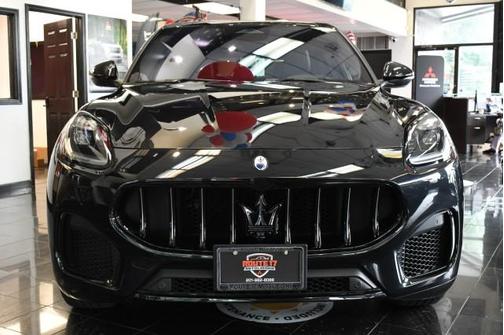 Nero 2023 Maserati Grecale GT