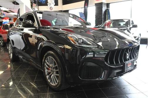 Nero 2023 Maserati Grecale GT