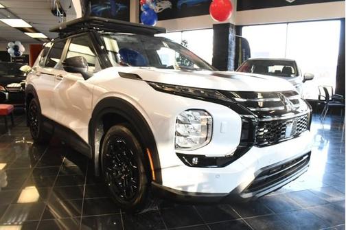 2026 Mitsubishi Outlander SE