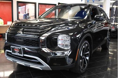 2023 Mitsubishi Outlander PHEV SE