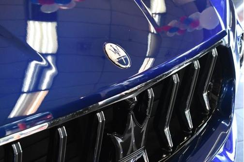 Blu 2023 Maserati Levante GT