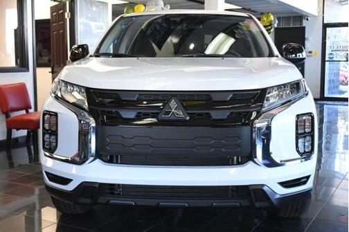 White Diamond 2026 Mitsubishi Outlander Sport 2.0 LE