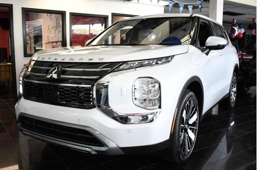2025 Mitsubishi Outlander SE