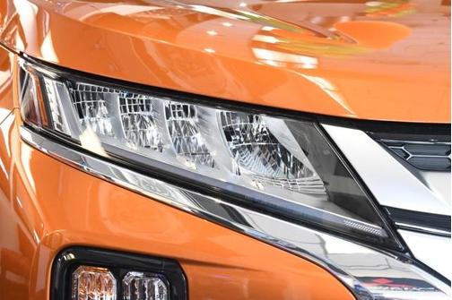 Sunshine Orange Metallic 2026 Mitsubishi Outlander Sport 2.0 SE