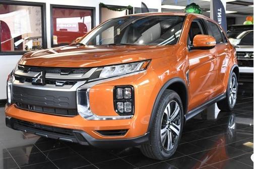 Sunshine Orange Metallic 2026 Mitsubishi Outlander Sport 2.0 SE