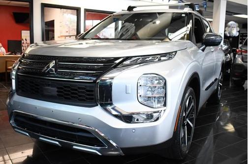 2022 Mitsubishi Outlander SE