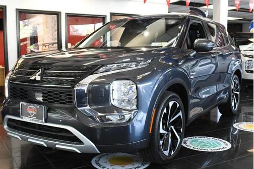 Graphite Gray 2024 Mitsubishi Outlander SE